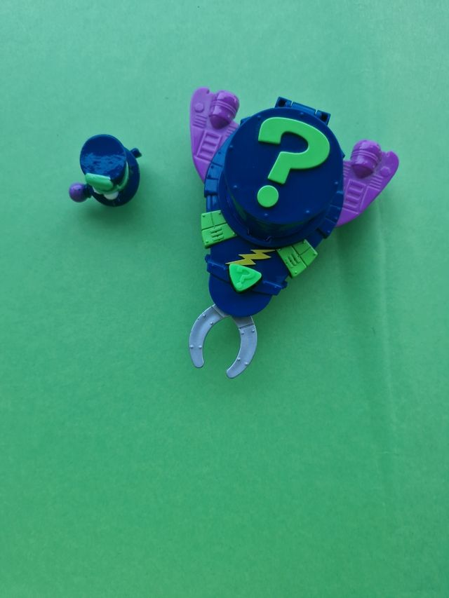 FIGURA DE SUPERTHINGS ENIGMA