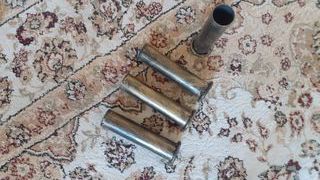 Mesa forja elevable artesana con cristal.