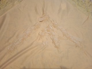 Manton de manila beige bordado