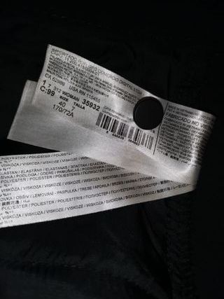 PANTALÓN NEGRO TIPO VAQUERO