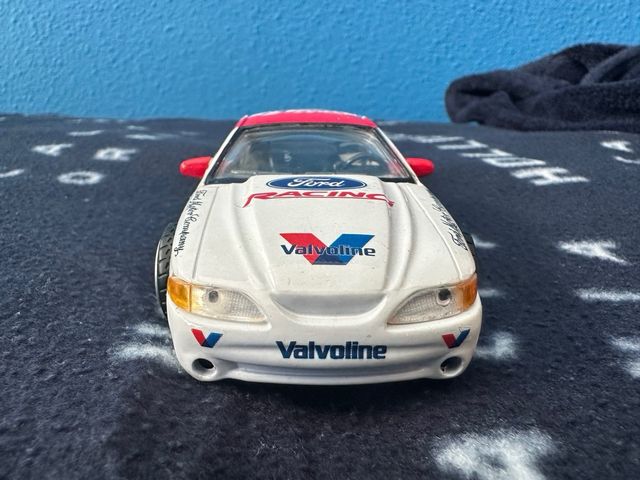 1995 mustang cobra r slot