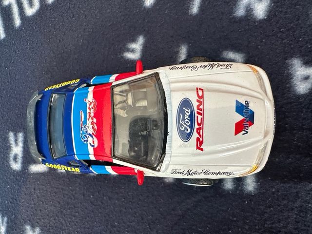 1995 mustang cobra r slot