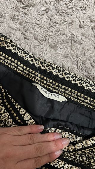 Falda recta negra y dorada