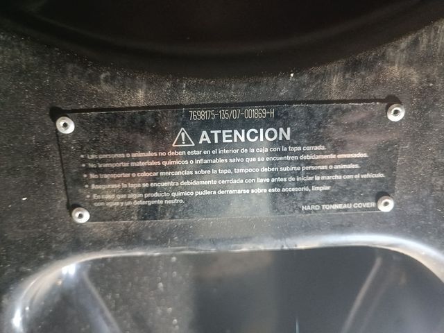 Tapa regida para cabina doble Toyota