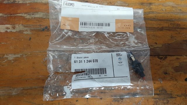 Interruptor da luz de travão BMW Ref. 61311244070