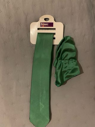 Corbata, pajarita y tirantes