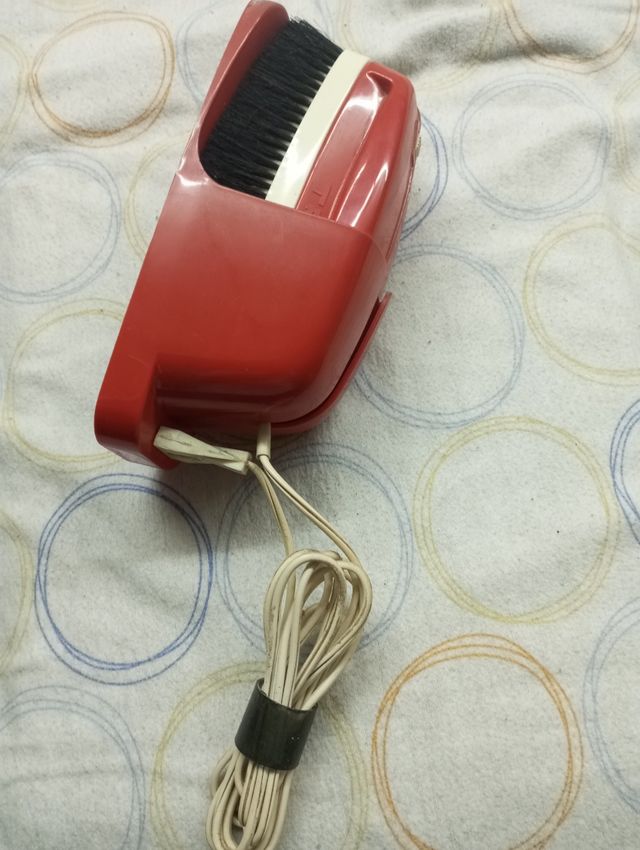 Cepillo eléctrico aspirador para ropa