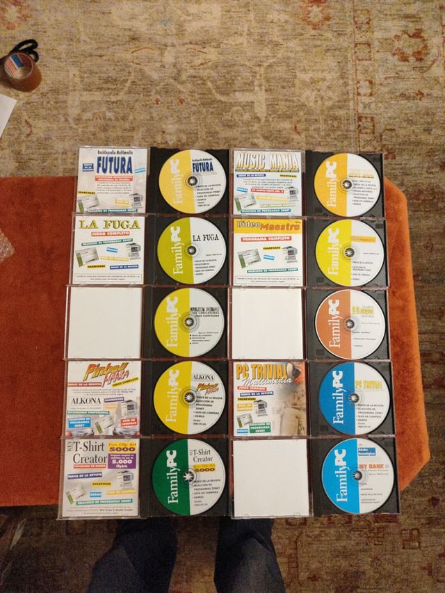 30 CD con diversas aplicaciones