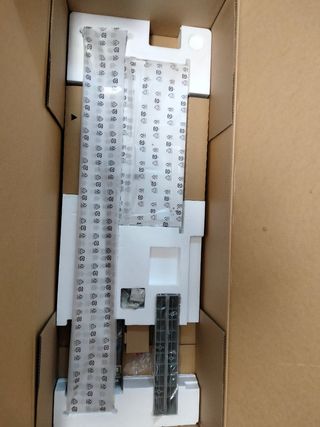 PIANO YAMAHA DGX-660W CON PEDALERA IMPOLUTO..