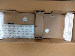 PIANO YAMAHA DGX-660W CON PEDALERA IMPOLUTO..