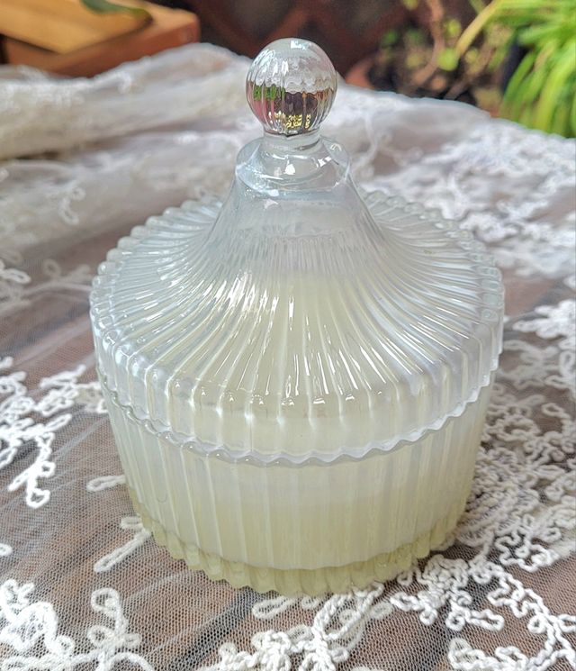 Candela in bellissimo contenitore vetro