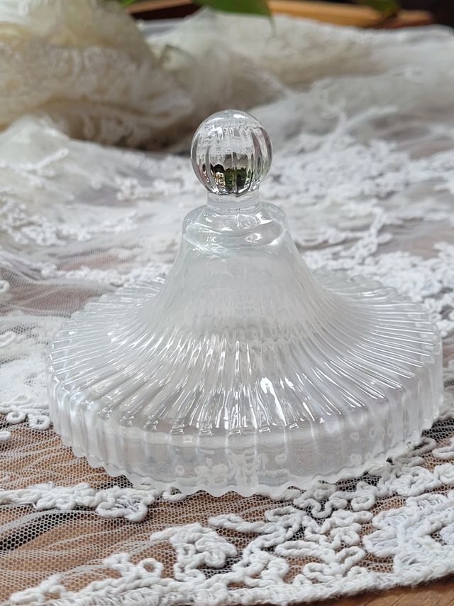 Candela in bellissimo contenitore vetro