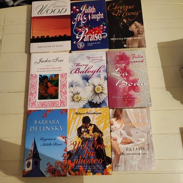 Libros variados de tapa dura