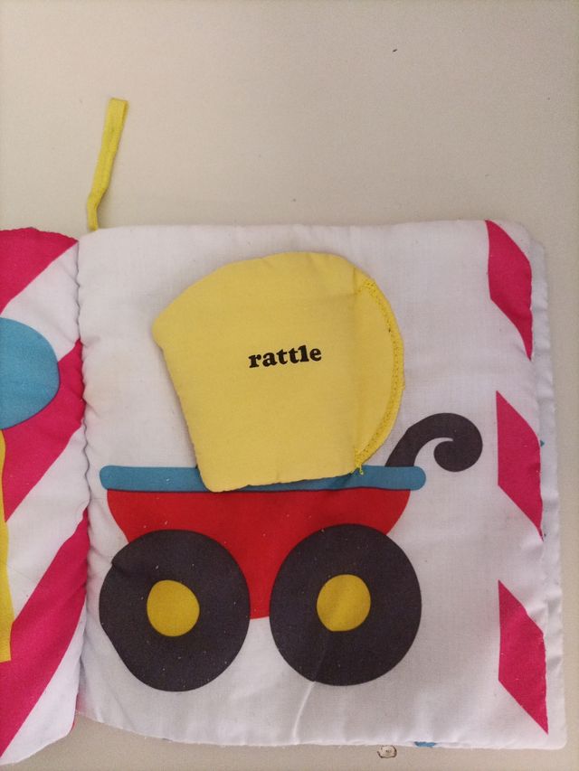 Libro de juguete de playscholl 🪁