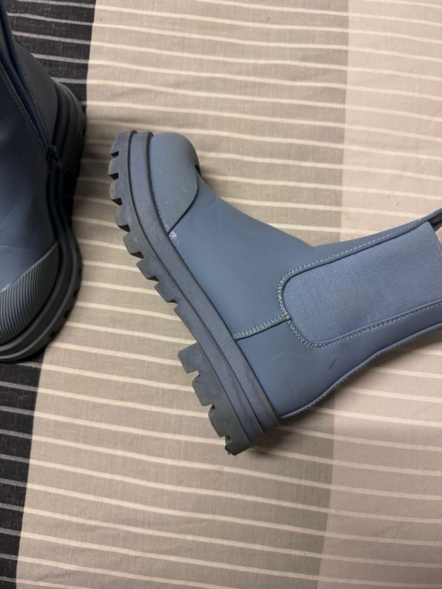 Botas color azul talla 29