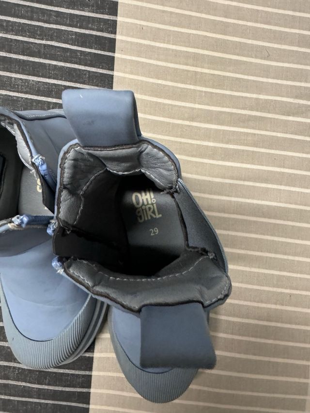 Botas color azul talla 29