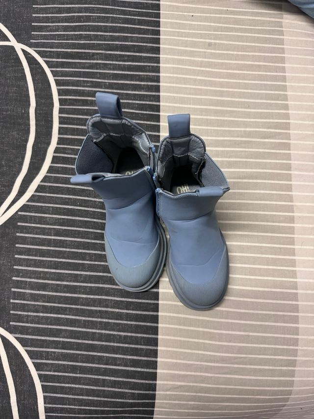 Botas color azul talla 29