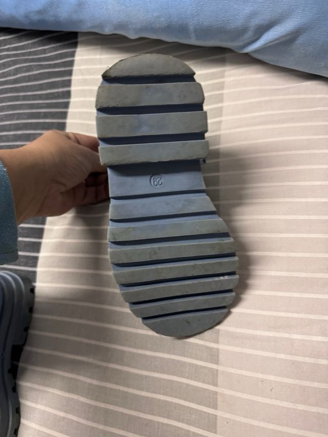 Botas color azul talla 29