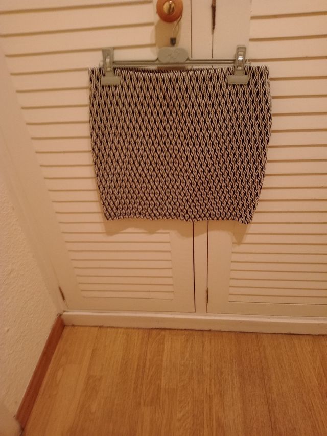 Falda nueva ajustada de licra.