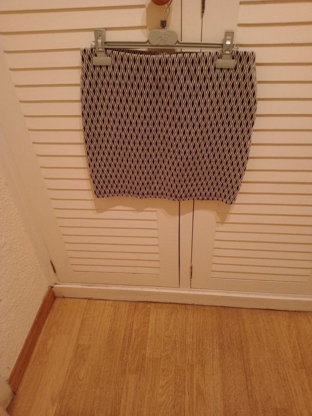 Falda nueva ajustada de licra.