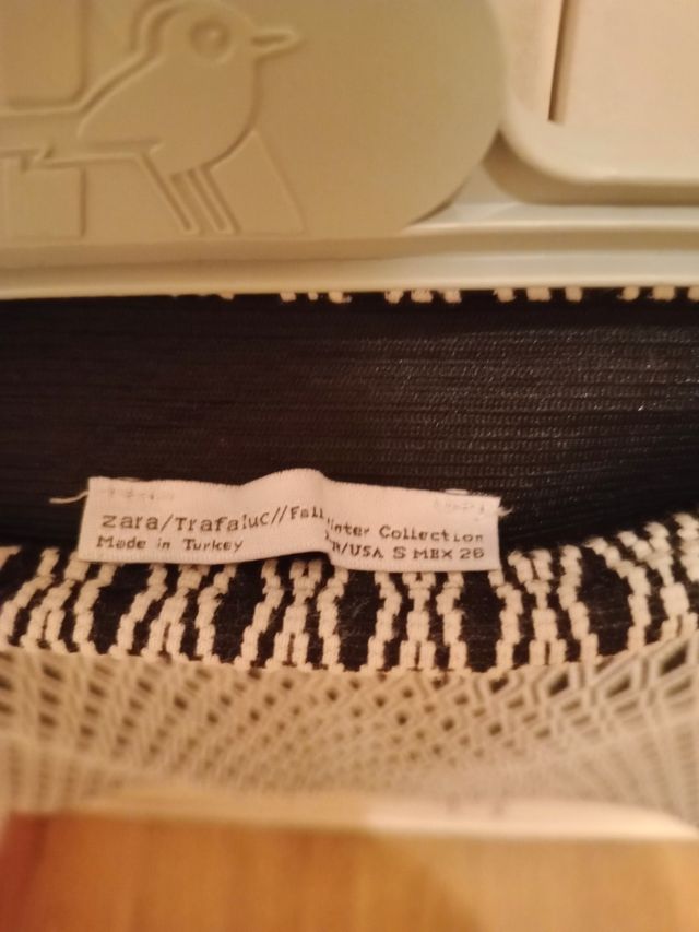 Falda nueva ajustada de licra.