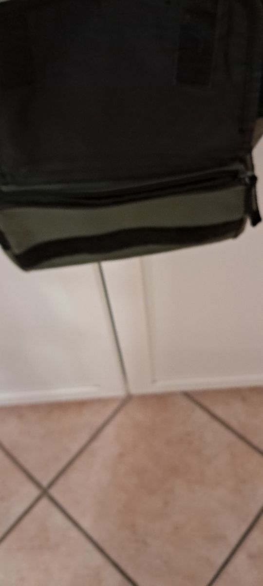 Tracolla della benetton da uomo