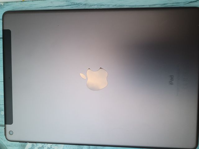 Apple iPad 10.2-inch (9th gen) Wi-Fi + Cellular A2