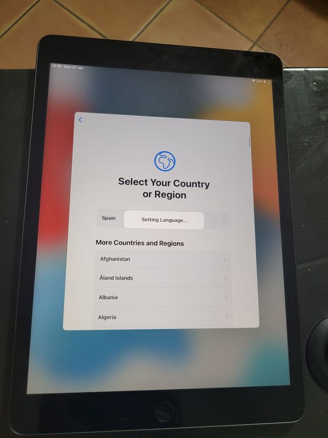 Apple iPad 10.2-inch (9th gen) Wi-Fi + Cellular A2