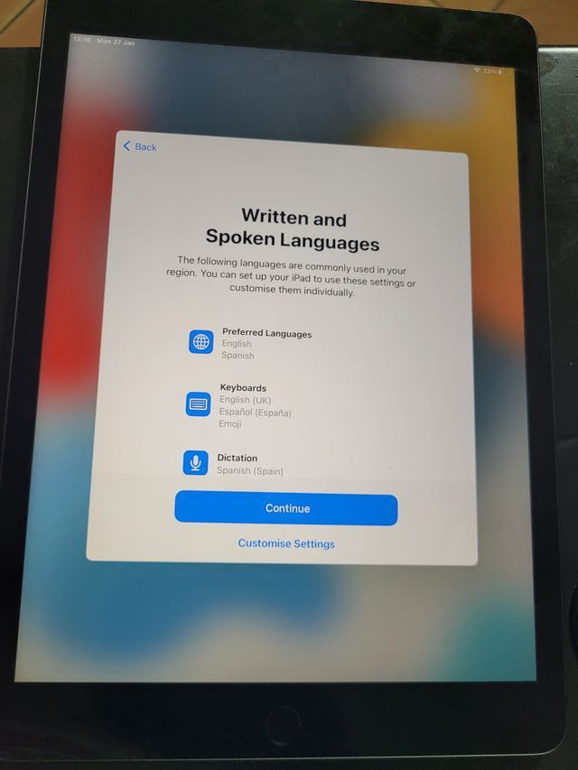 Apple iPad 10.2-inch (9th gen) Wi-Fi + Cellular A2