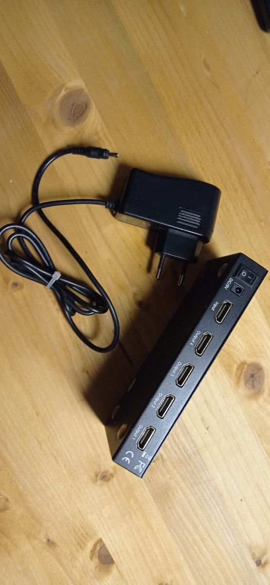 Splitter VIDEO  1 HDMI < 4 HDMI