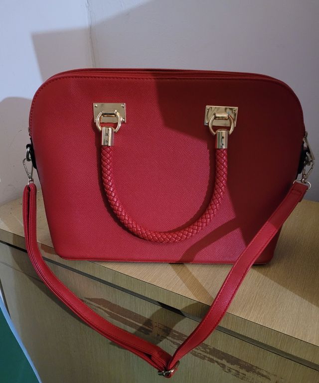 Borsa rossa in similpelle