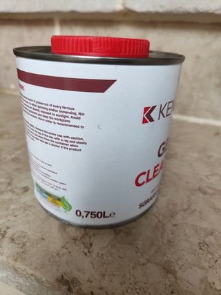 Sgrassante per metalli