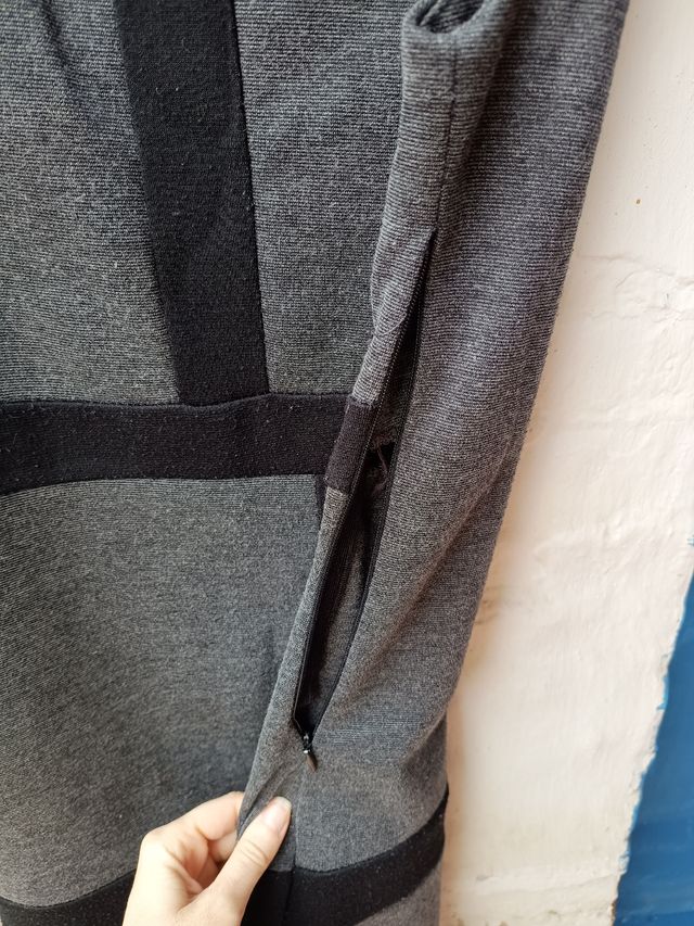 Pichi gris con rayas negras 