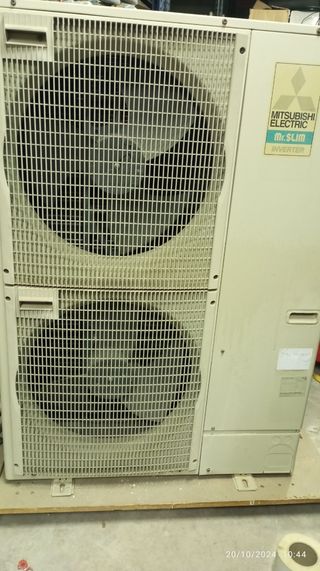 Se vende máquina exterior puhz-p140wha