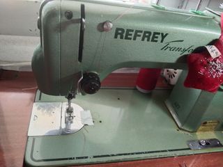 Maquina de coser refrey 427