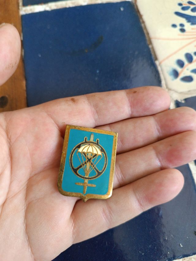Insignia brigada paracaidista