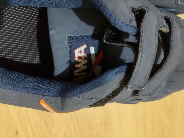 Playeros marca Aiwa talla 40 con velcro