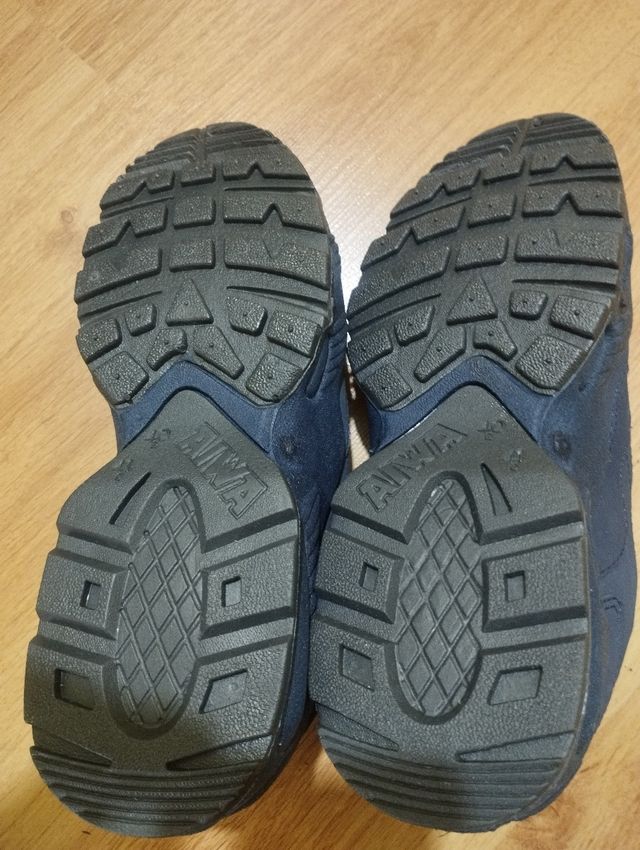 Playeros marca Aiwa talla 40 con velcro