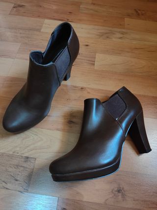 Botines marrón casi NUEVOS
