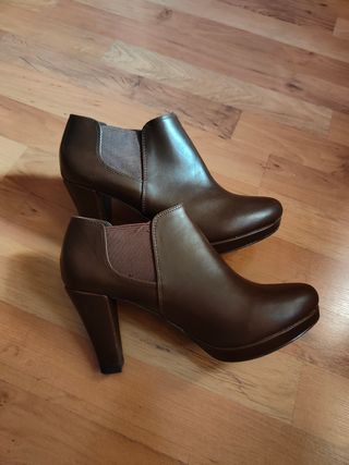Botines marrón casi NUEVOS