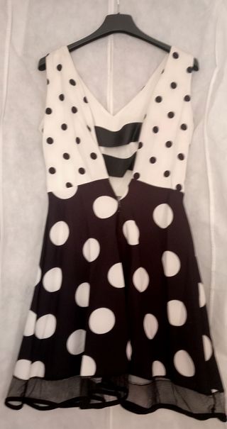 Vestido corto de topos blanco y negro