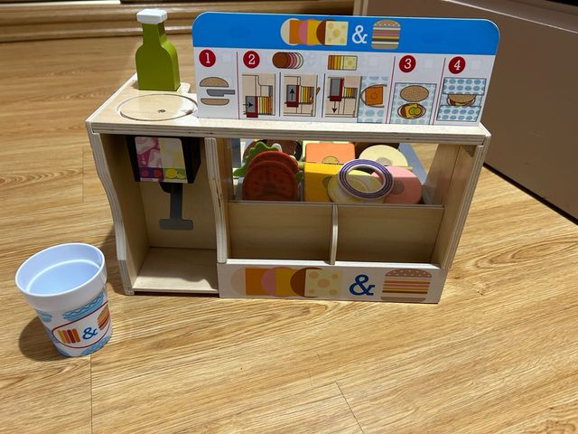 Hamburgueseria de juguete