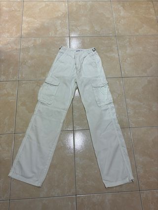 pantalones cargo blancos 