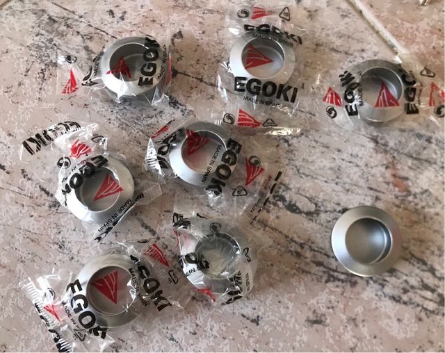 Lote de 5 cerraduras +llave + 26 tiradores puertas