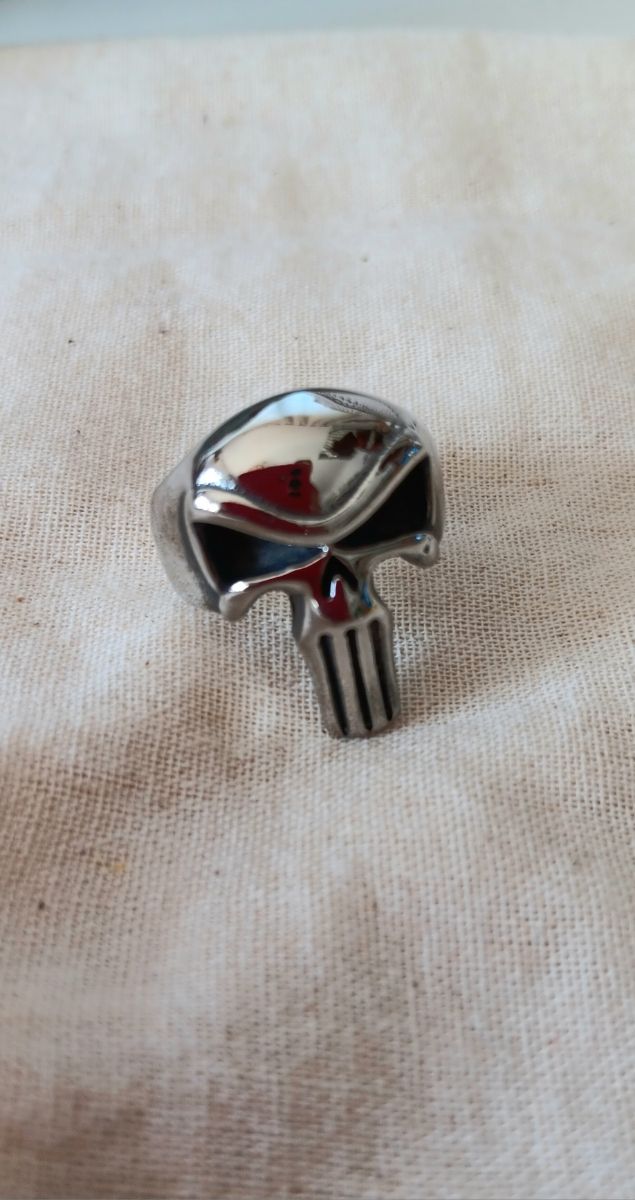 Anillo Calavera Castigador para hombres