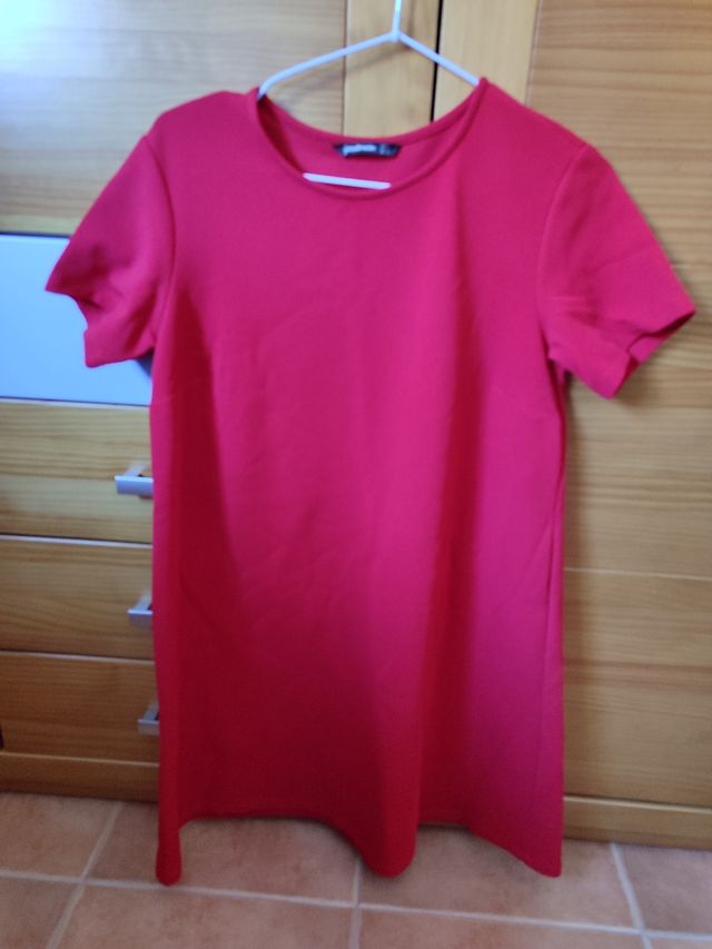 Vestido rojo de Stradivarius