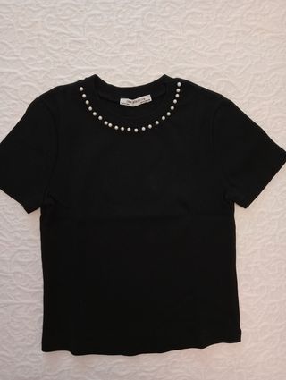 Camiseta negra perlas zara S.