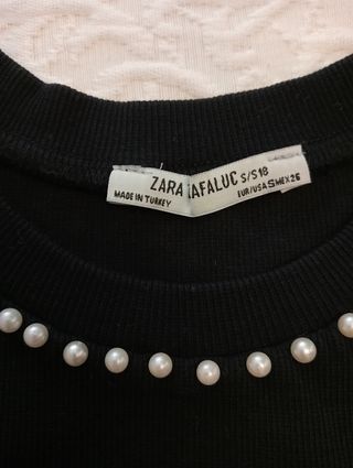 Camiseta negra perlas zara S.