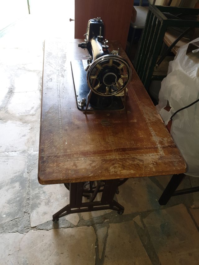 Máquina de coser antigua