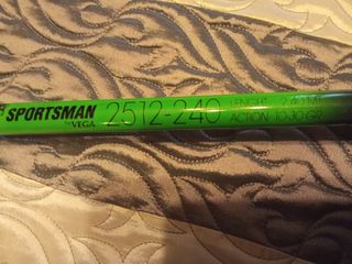 Canas y carrete de pesca